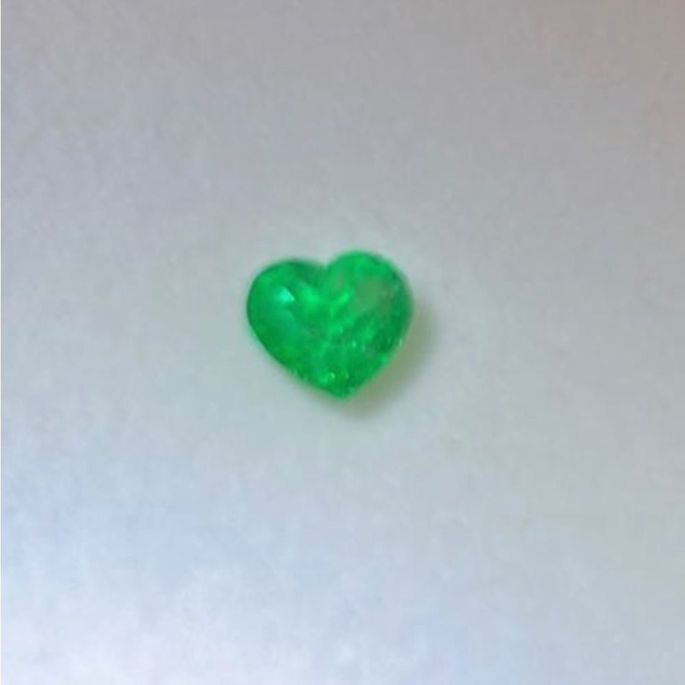 Natural Colombian 💍Emerald 1.08carats heart faceted - Picture 7 of 12